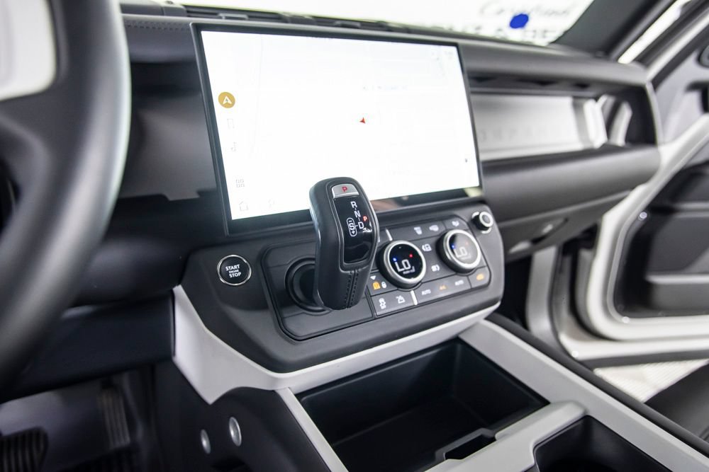 Used 2026 Land Rover Defender 110 X-Dynamic SE AWD/4WD image 35