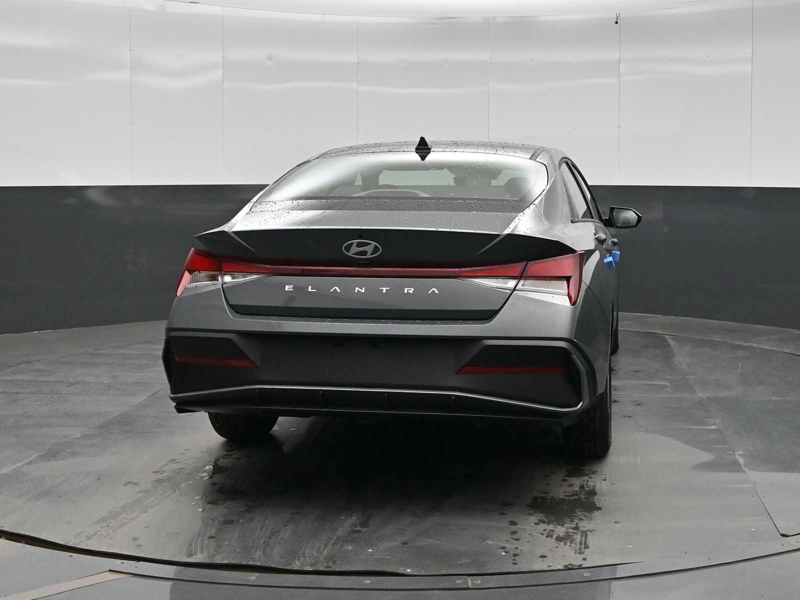 New 2026 Hyundai Elantra SE FWD image 6