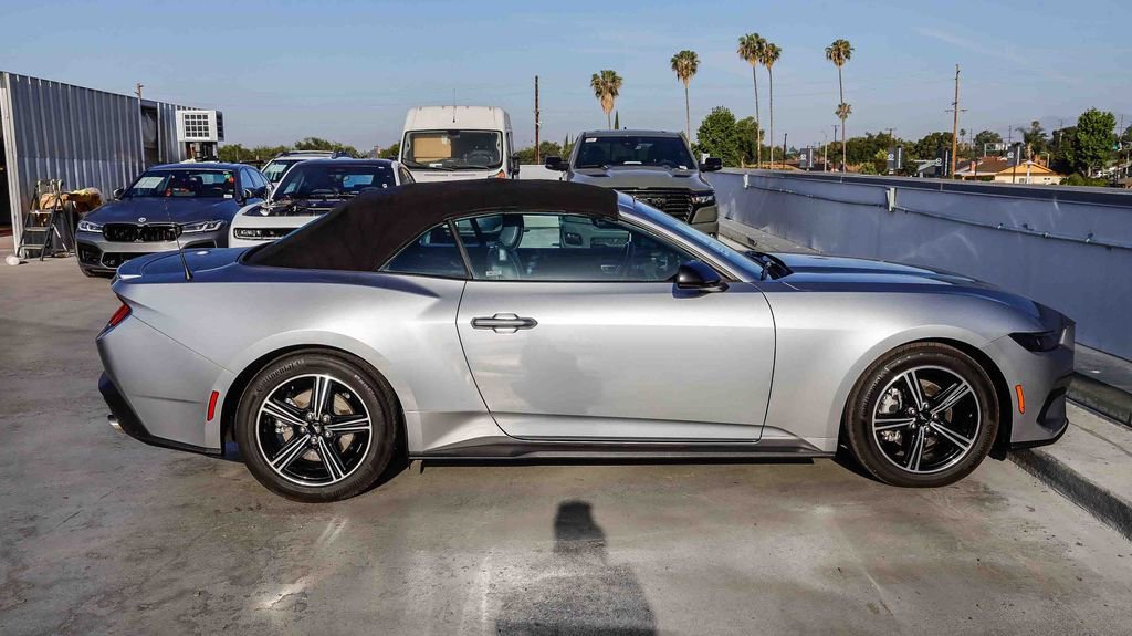 Used 2025 Ford Mustang Premium RWD image 13