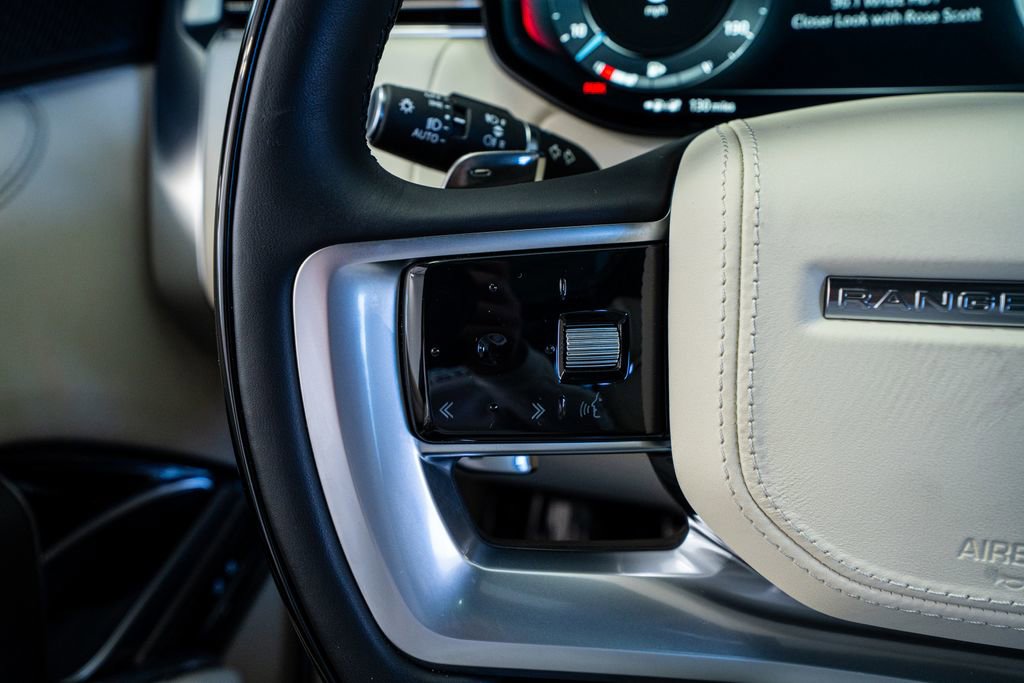 Used 2025 Land Rover Range Rover Autobiography image 38