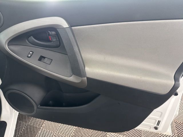 Used 2012 Toyota RAV4 4WD image 29