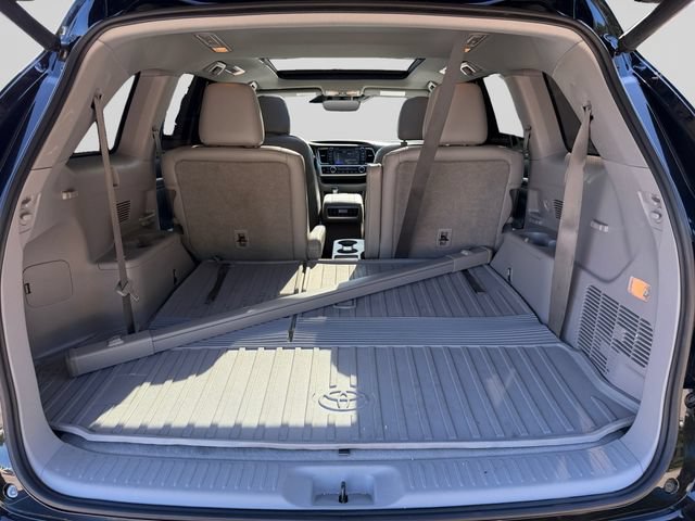 Used 2019 Toyota Highlander Limited Platinum AWD/4WD image 19