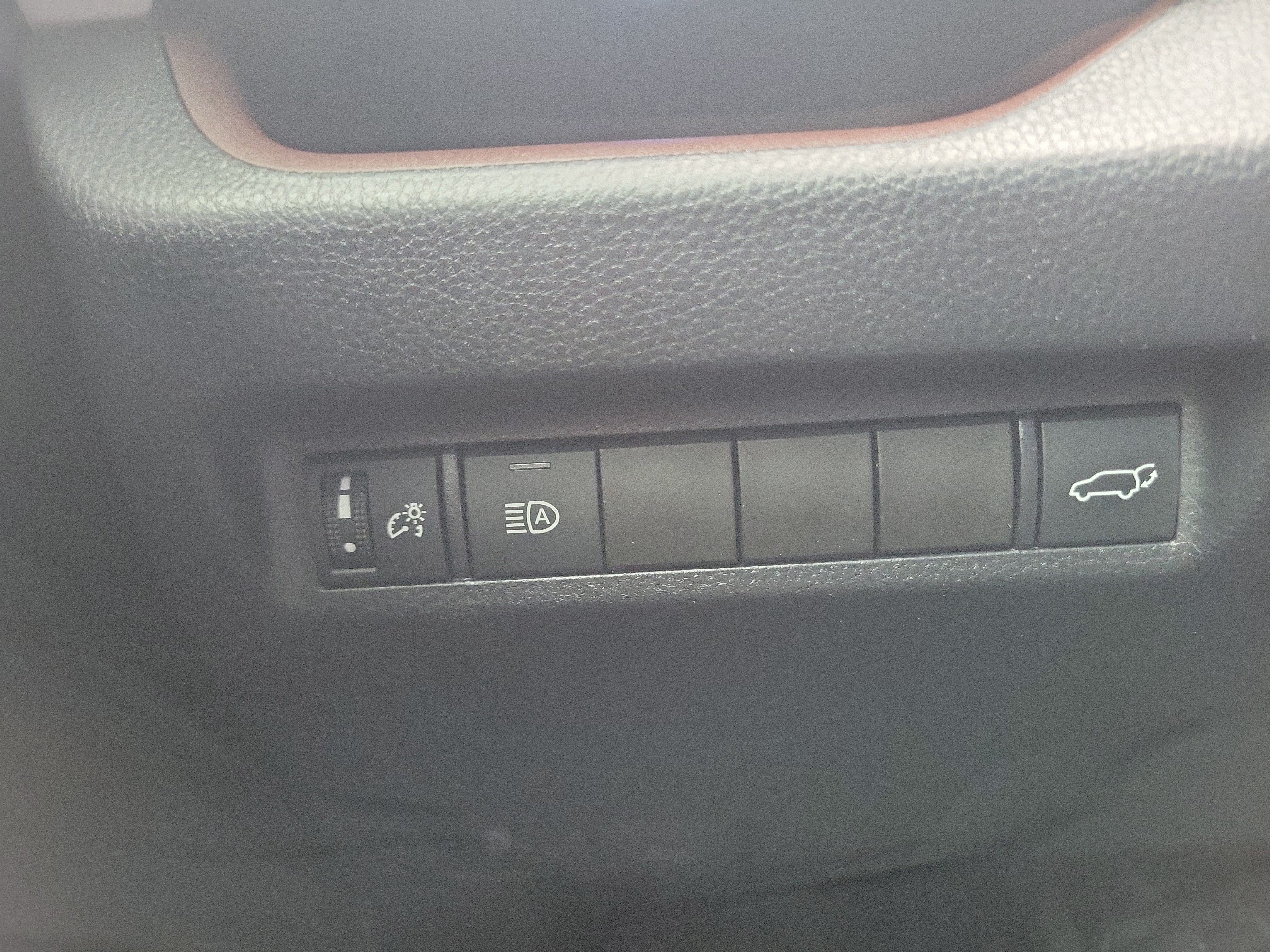 Used 2021 Toyota RAV4 Limited AWD/4WD image 30