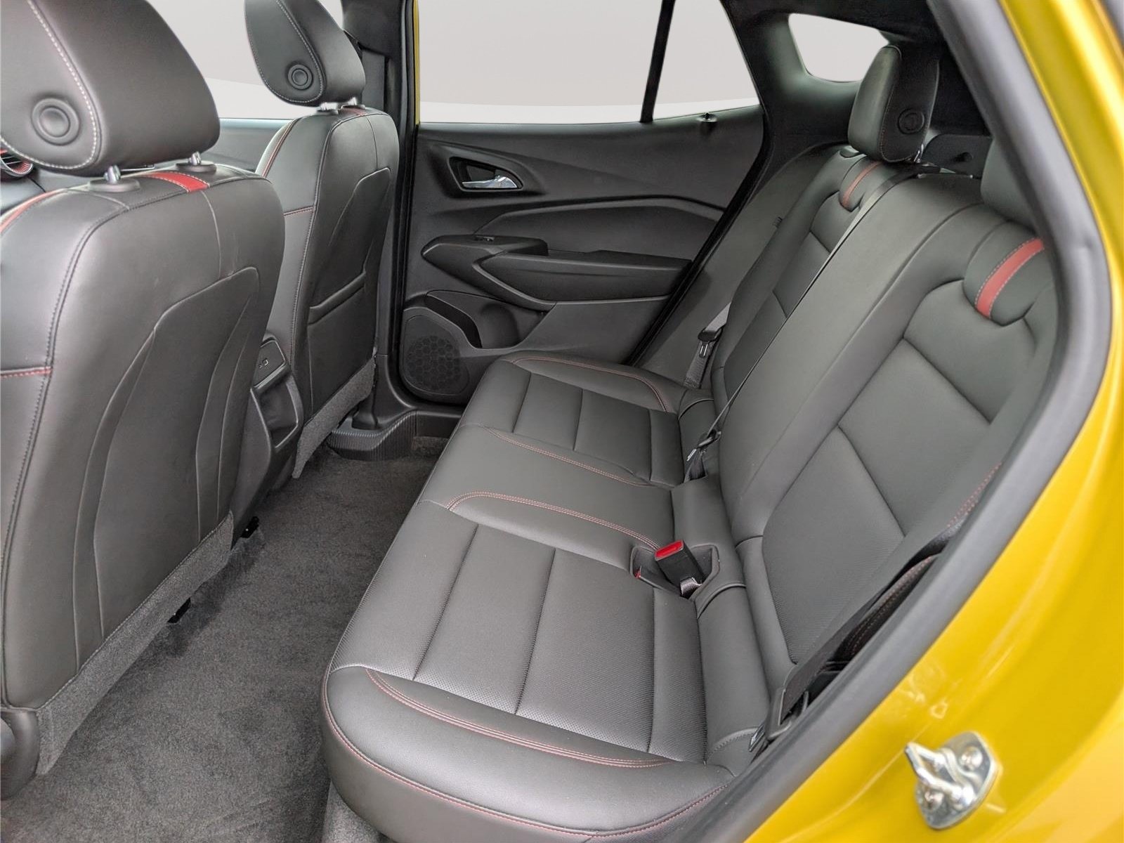 Used 2025 Chevrolet Trax RS w/ Sunroof Package FWD image 15