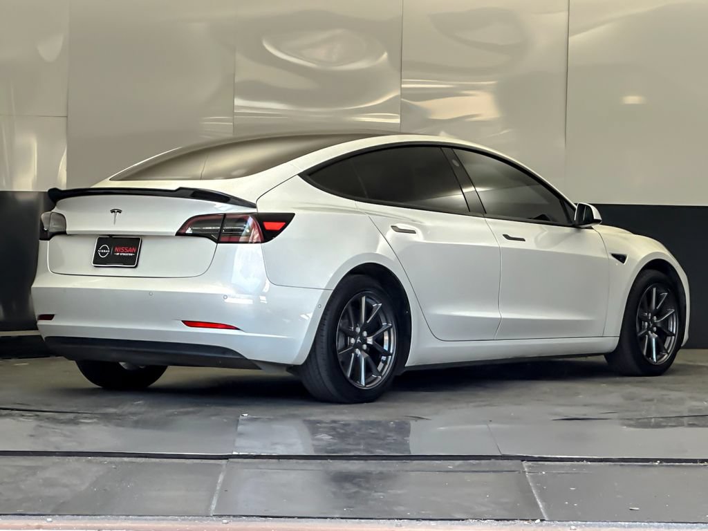 Used 2022 Tesla Model 3 Long Range AWD/4WD image 3