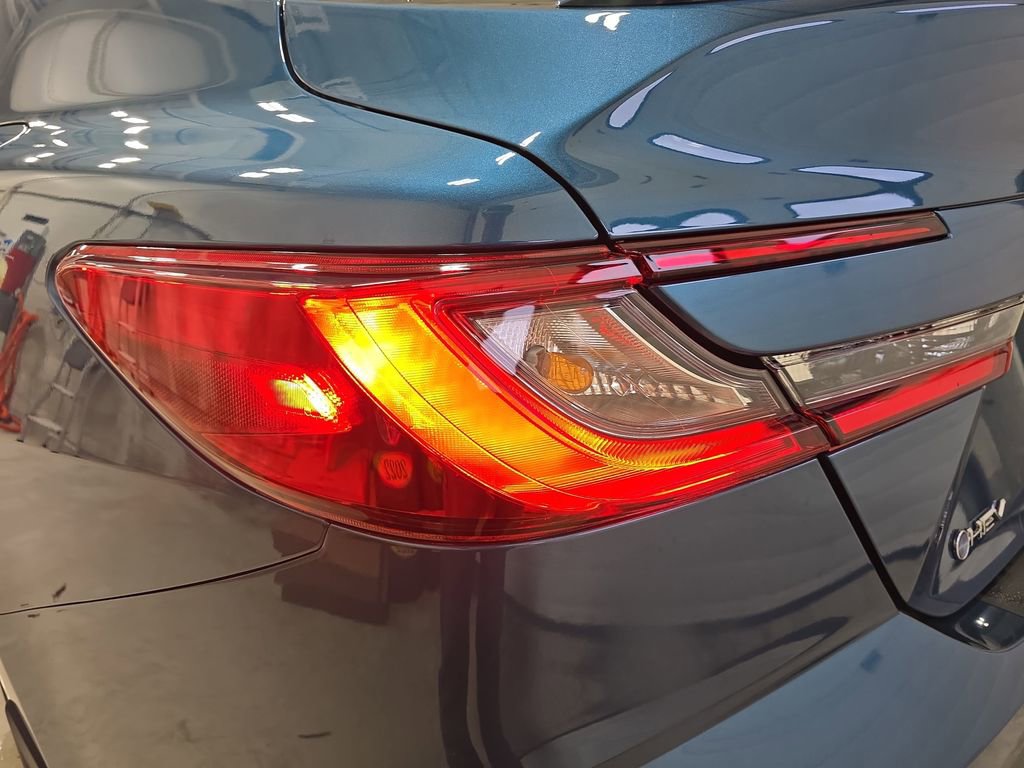 Used 2025 Toyota Camry SE image 32
