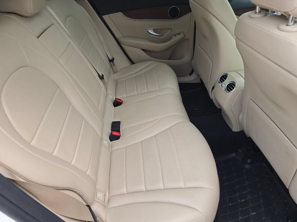 Used 2021 Mercedes-Benz GLC 300 4MATIC image 22