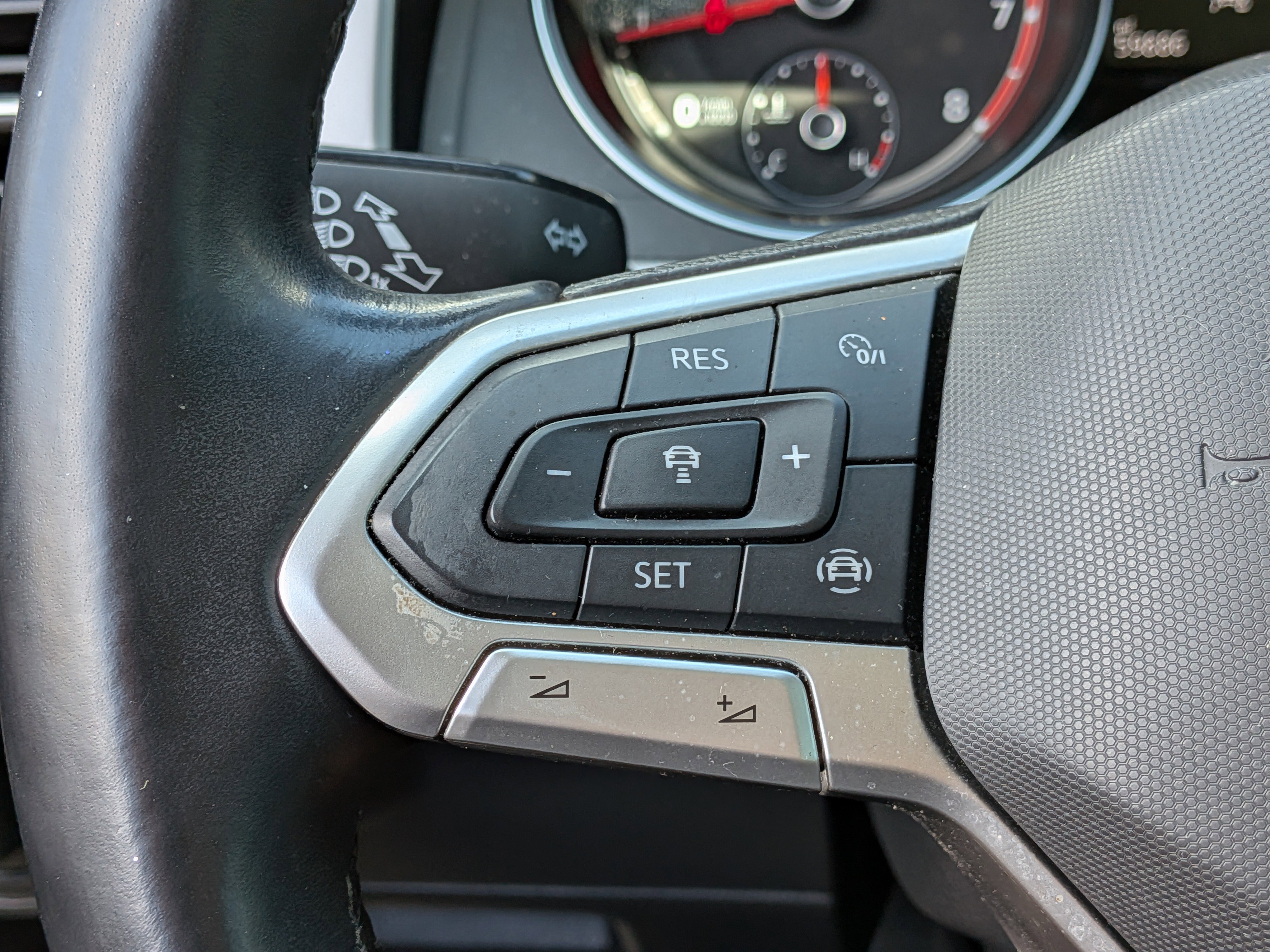 Used 2021 Volkswagen Atlas SE w/ Panoramic Sunroof Package image 26