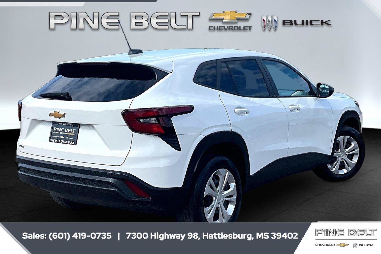 Used 2026 Chevrolet Trax LS FWD image 11