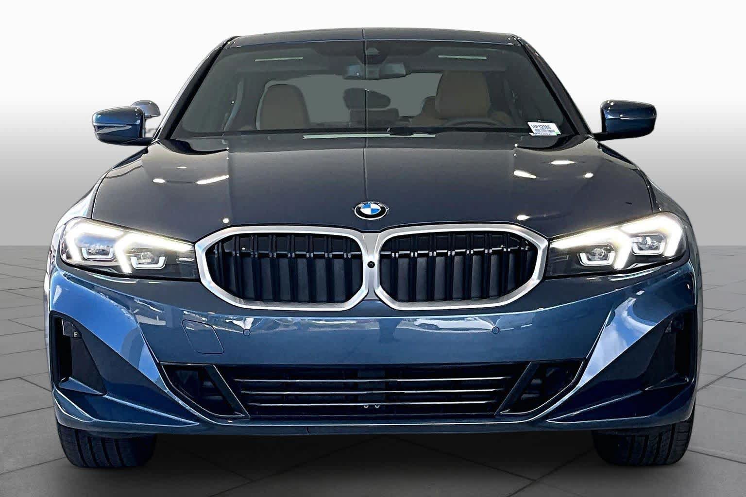 Used 2025 BMW 330i Sedan RWD image 3