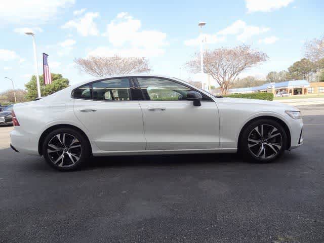 Used 2024 Volvo S60 B5 Plus FWD image 4