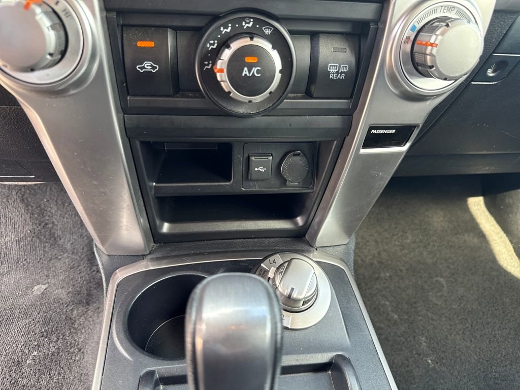 Used 2024 Toyota 4Runner SR5 AWD/4WD image 36