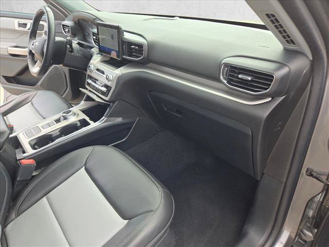 Used 2023 Ford Explorer XLT w/ Equipment Group 202A RWD image 22