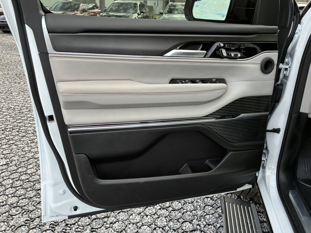 New 2026 Jeep Grand Wagoneer Summit AWD/4WD image 17