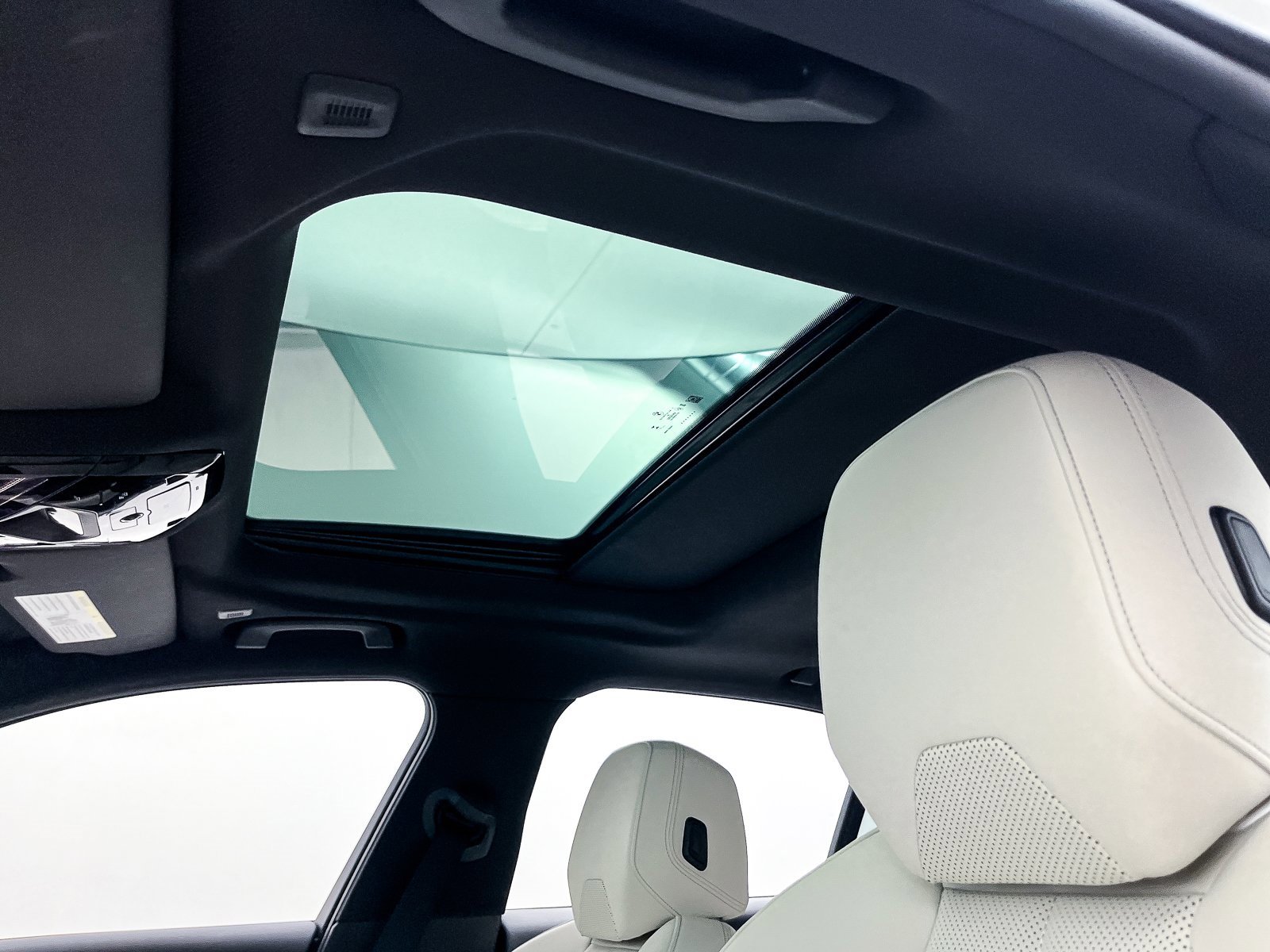 Used 2024 BMW i5 eDrive40i w/ M Sport Package image 5