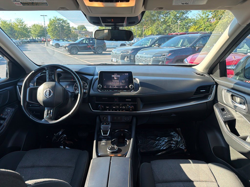 Used 2025 Nissan Rogue SV AWD/4WD image 17