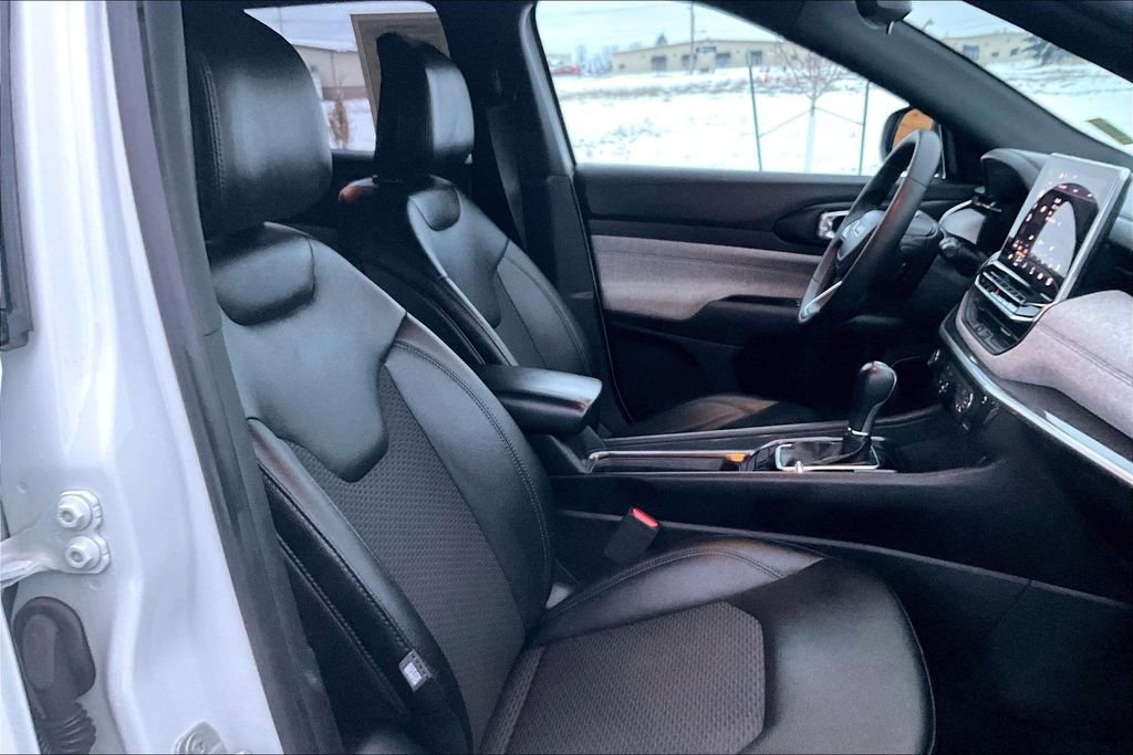 Used 2024 Jeep Compass Latitude image 7