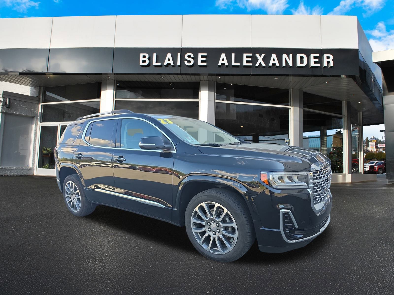 Used 2023 GMC Acadia Denali w/ Denali Technology Package