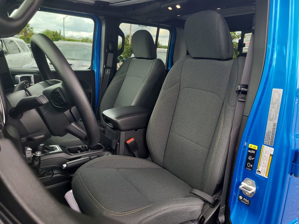 Used 2025 Jeep Gladiator Sport AWD/4WD image 15