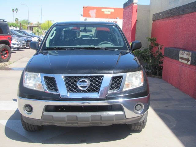Used 2010 Nissan Frontier SE image 3