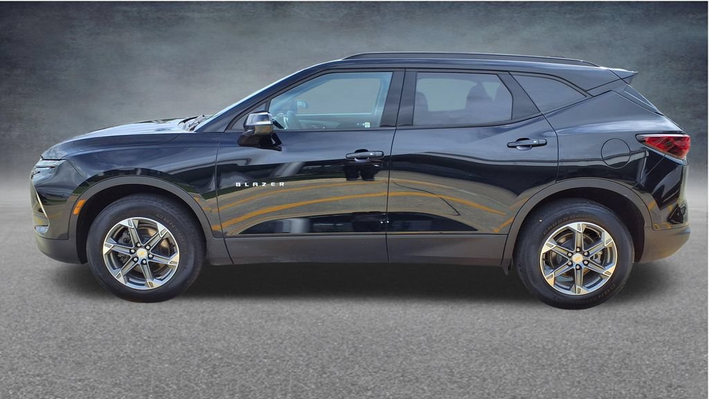 Used 2024 Chevrolet Blazer LT w/ LPO, Floor Liner Package FWD image 2