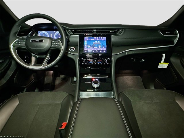 New 2025 Jeep Grand Cherokee Altitude image 6