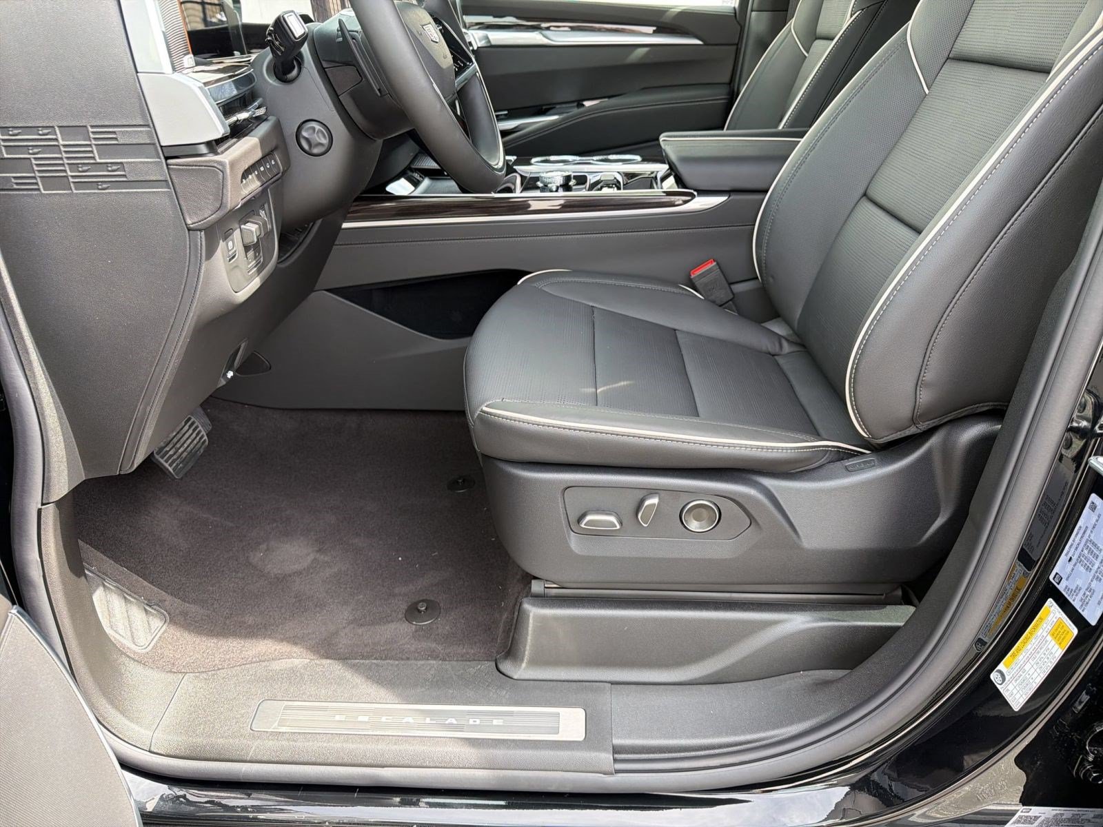 New 2026 Cadillac Escalade Luxury w/ Touring Package AWD/4WD image 5