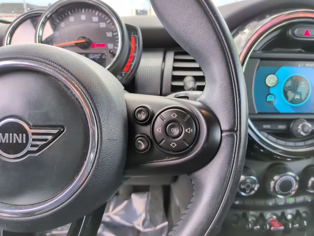 Used 2019 MINI Cooper 2-Door Hardtop FWD image 17