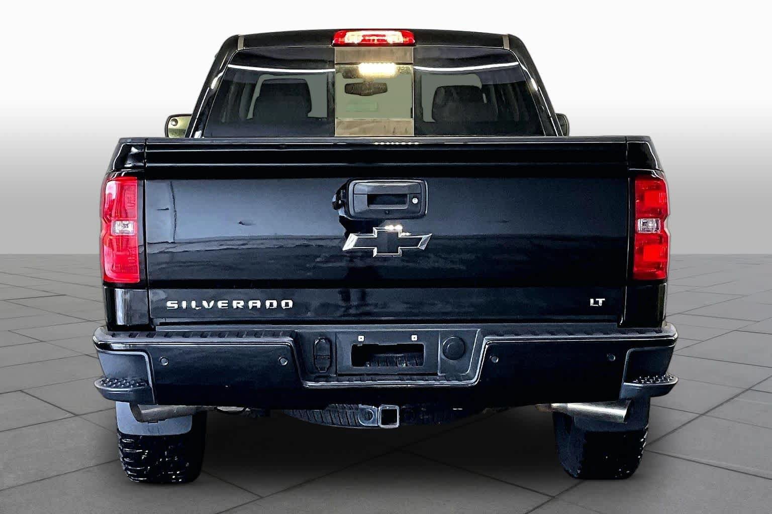 Used 2017 Chevrolet Silverado 1500 LT w/ Midnight Edition AWD/4WD image 5