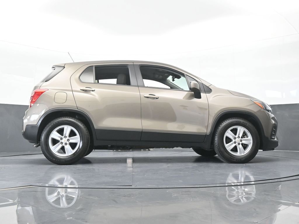 Used 2021 Chevrolet Trax LS w/ Tint and Cruise Package FWD image 59