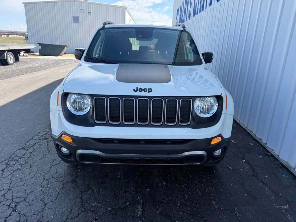Used 2023 Jeep Renegade Latitude image 2