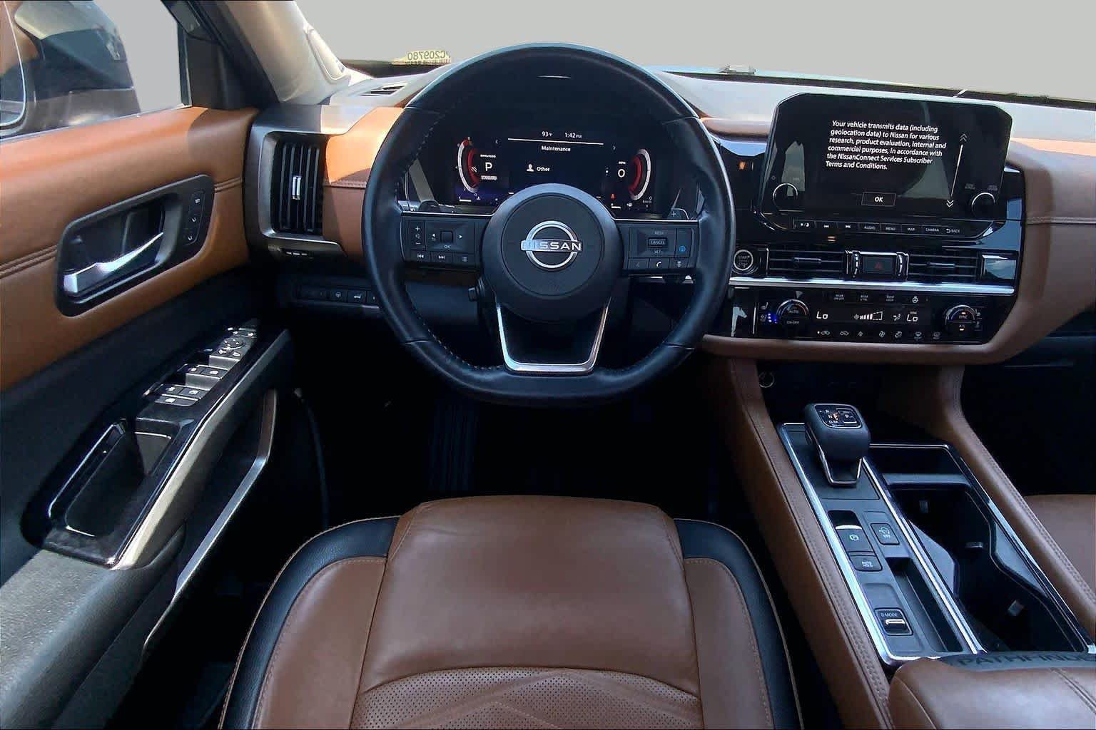 Used 2023 Nissan Pathfinder Platinum FWD image 6
