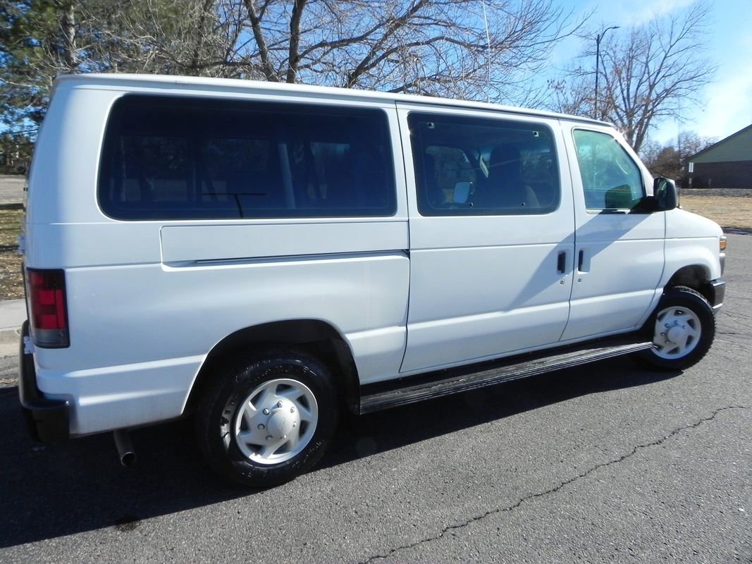 Used 2009 Ford E-150 and Econoline 150 Wagon image 4