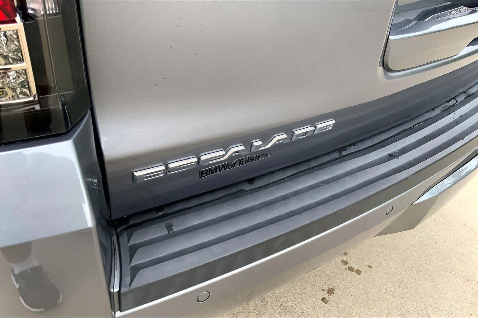 Used 2019 Cadillac Escalade Luxury AWD/4WD image 9
