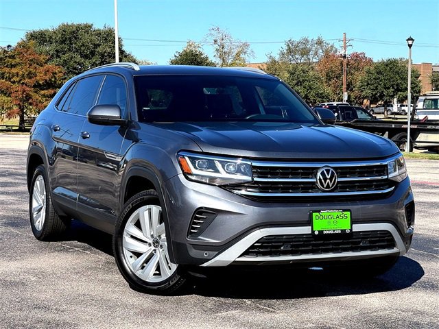 Used 2022 Volkswagen Atlas Cross Sport SE image 1