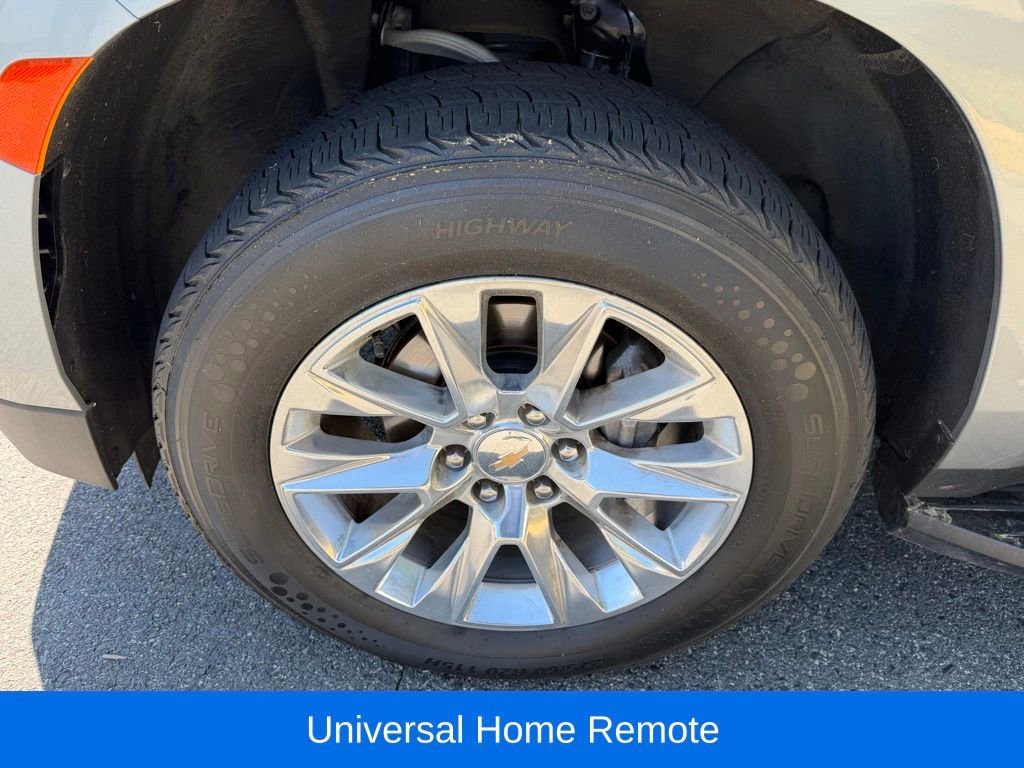 Used 2024 Chevrolet Suburban Premier image 13