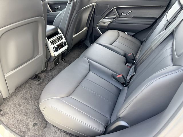 New 2026 Land Rover Range Rover SE AWD/4WD image 16