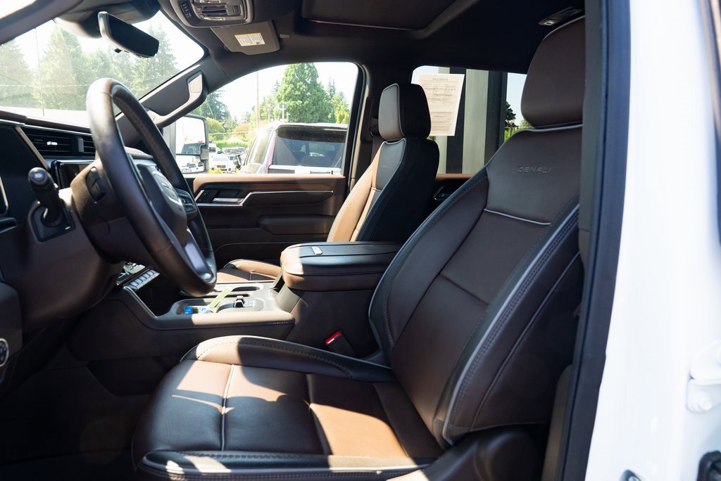 Used 2025 GMC Sierra 3500 Denali w/ Denali Reserve Package image 18