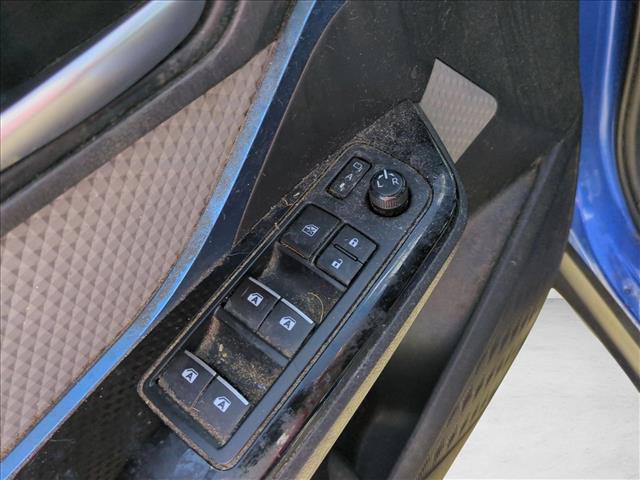 Used 2019 Toyota C-HR XLE FWD image 11