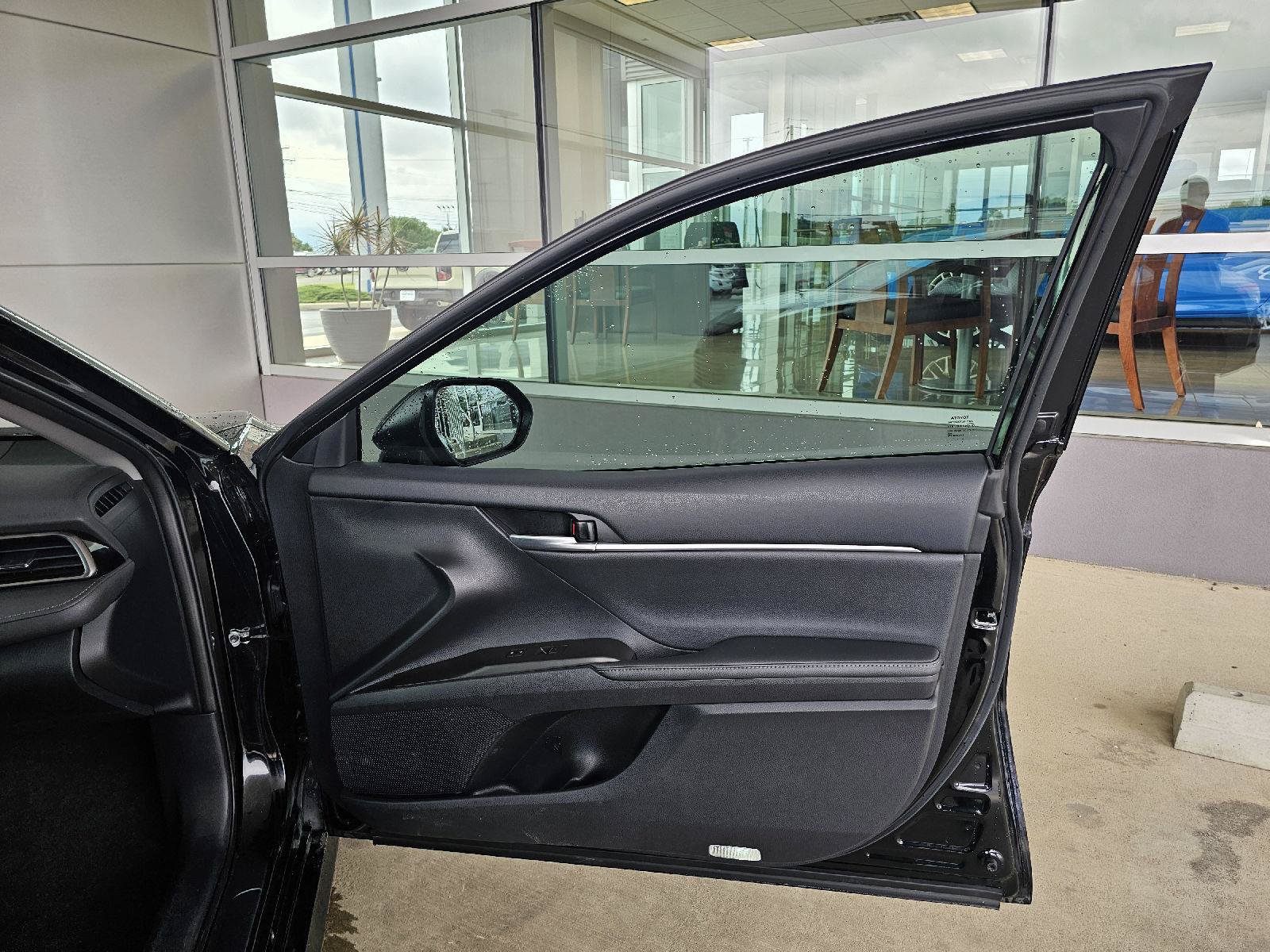 Used 2024 Toyota Camry XLE FWD image 11