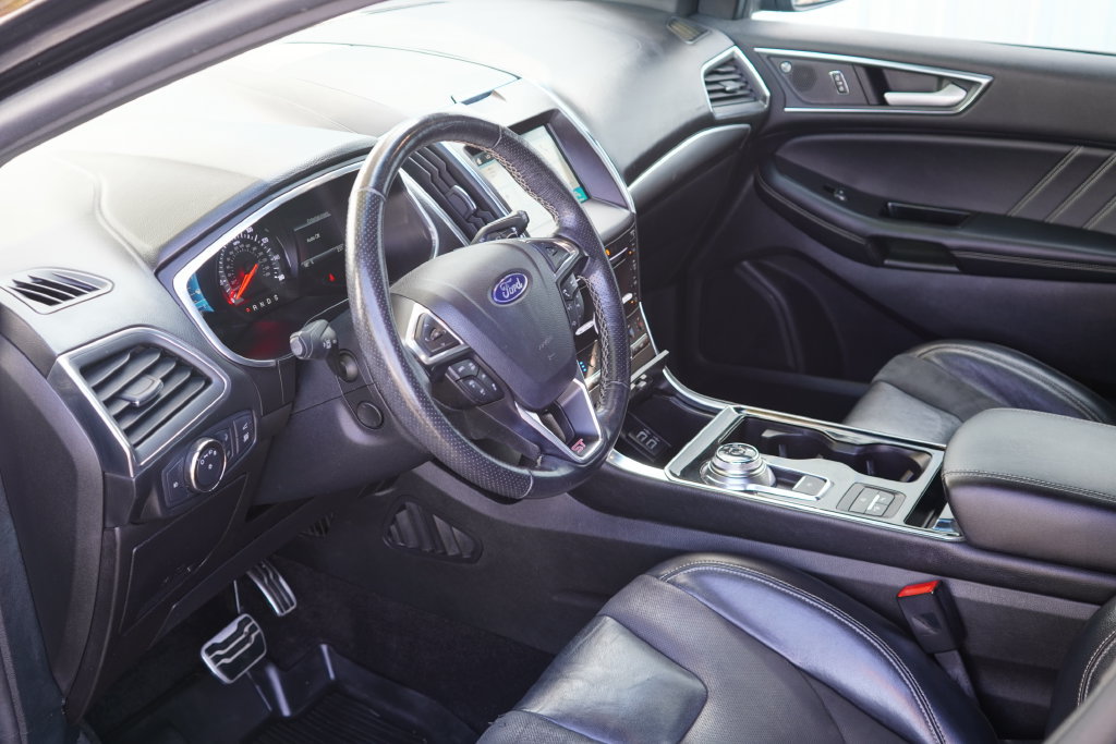 Used 2019 Ford Edge ST w/ Equipment Group 401A AWD/4WD image 14