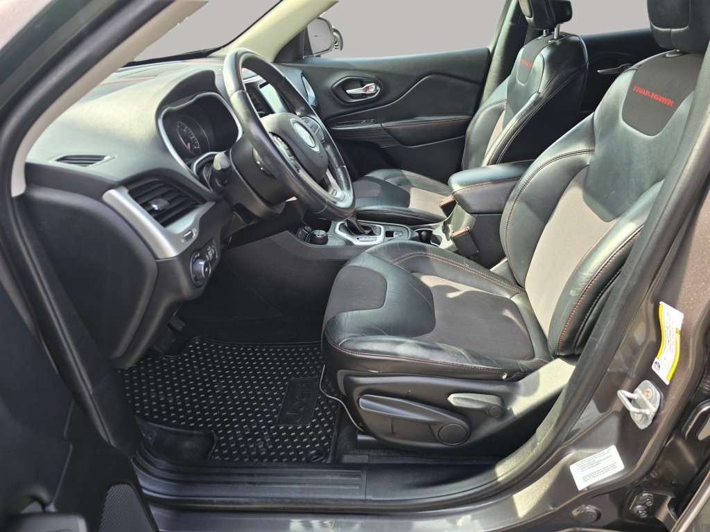 Used 2014 Jeep Cherokee Trailhawk AWD/4WD image 21
