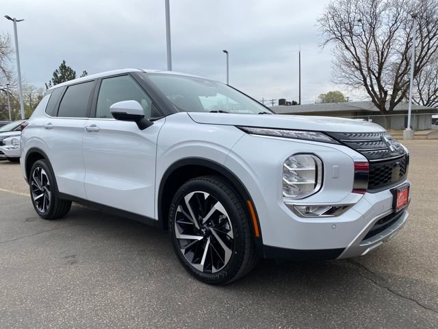 Used 2023 Mitsubishi Outlander SE image 7