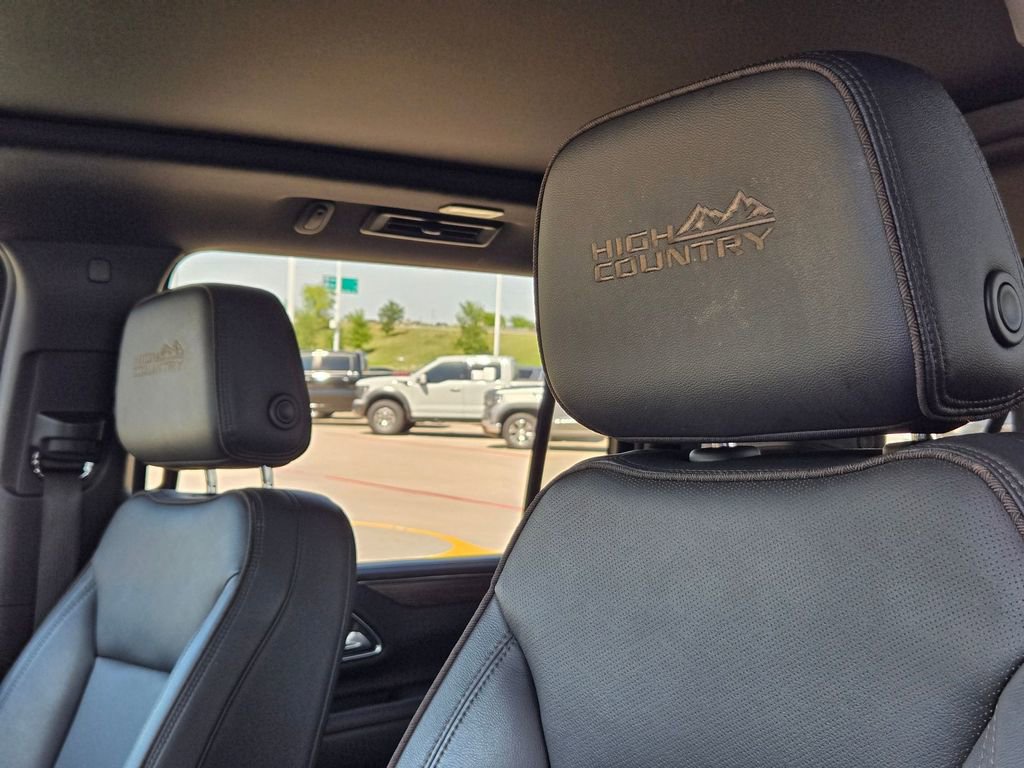 Used 2024 Chevrolet Suburban High Country w/ Premium Package image 12
