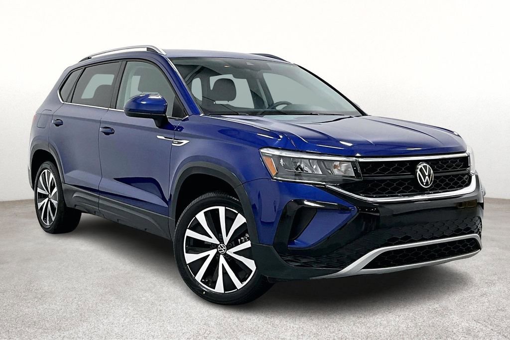 Used 2024 Volkswagen Taos SE image 1