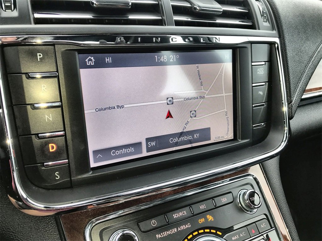 Used 2020 Lincoln Continental Standard w/ Premium Package image 18