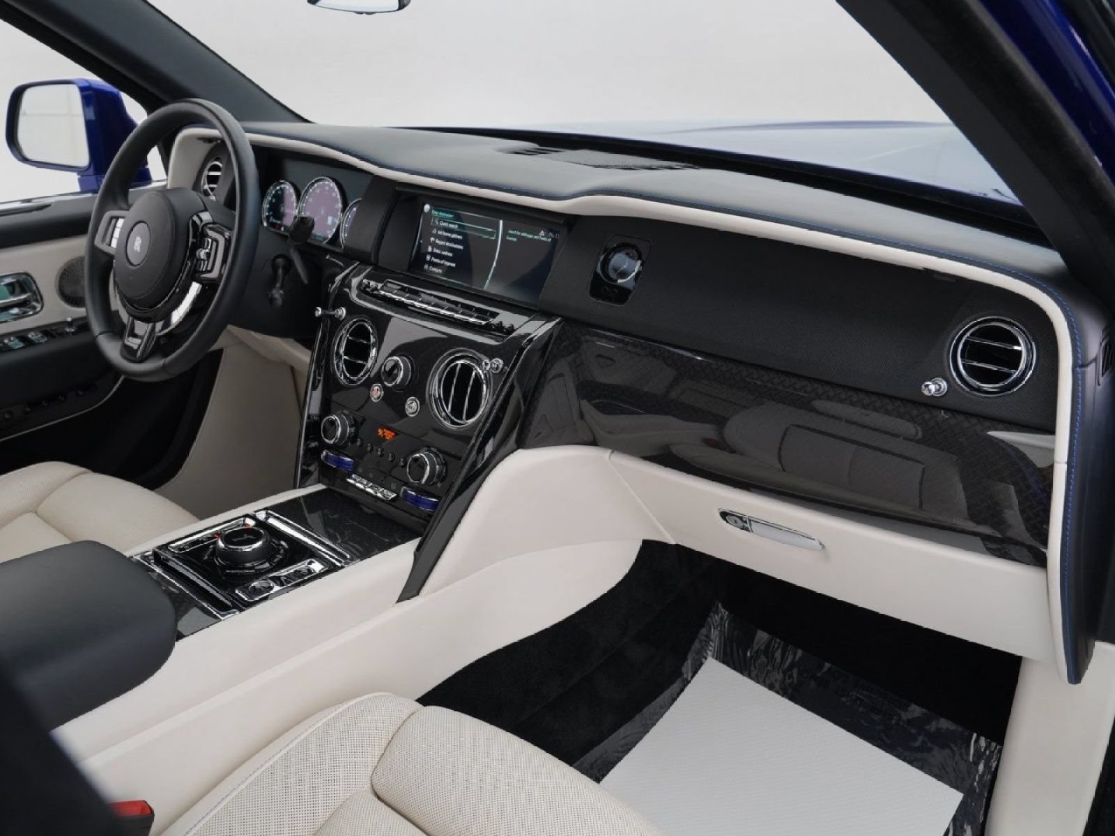 Certified 2021 Rolls-Royce Cullinan Black Badge AWD/4WD image 44
