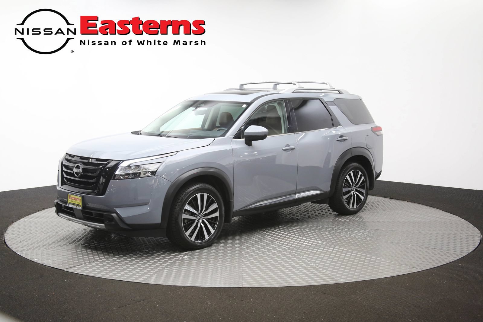 Used 2024 Nissan Pathfinder Platinum w/ Black Appearance Package AWD/4WD image 60