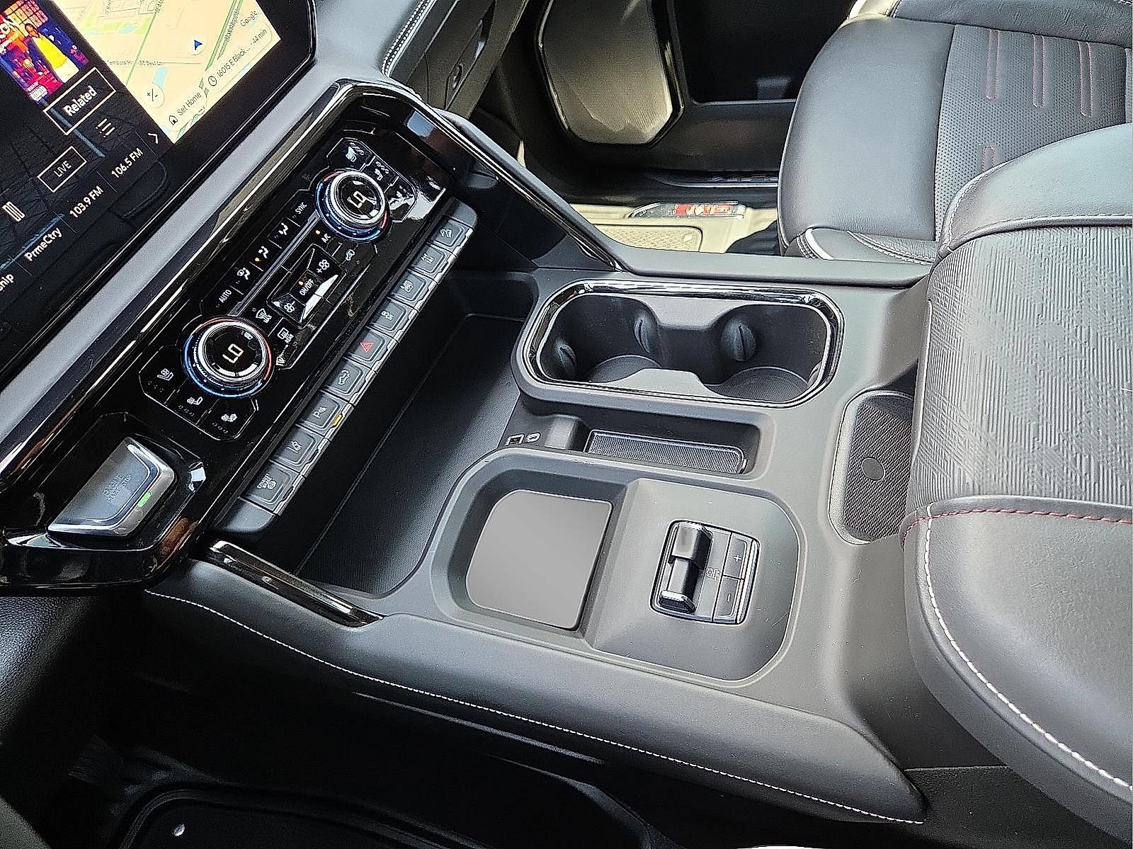 Used 2025 GMC Sierra 2500 AT4X AWD/4WD image 19