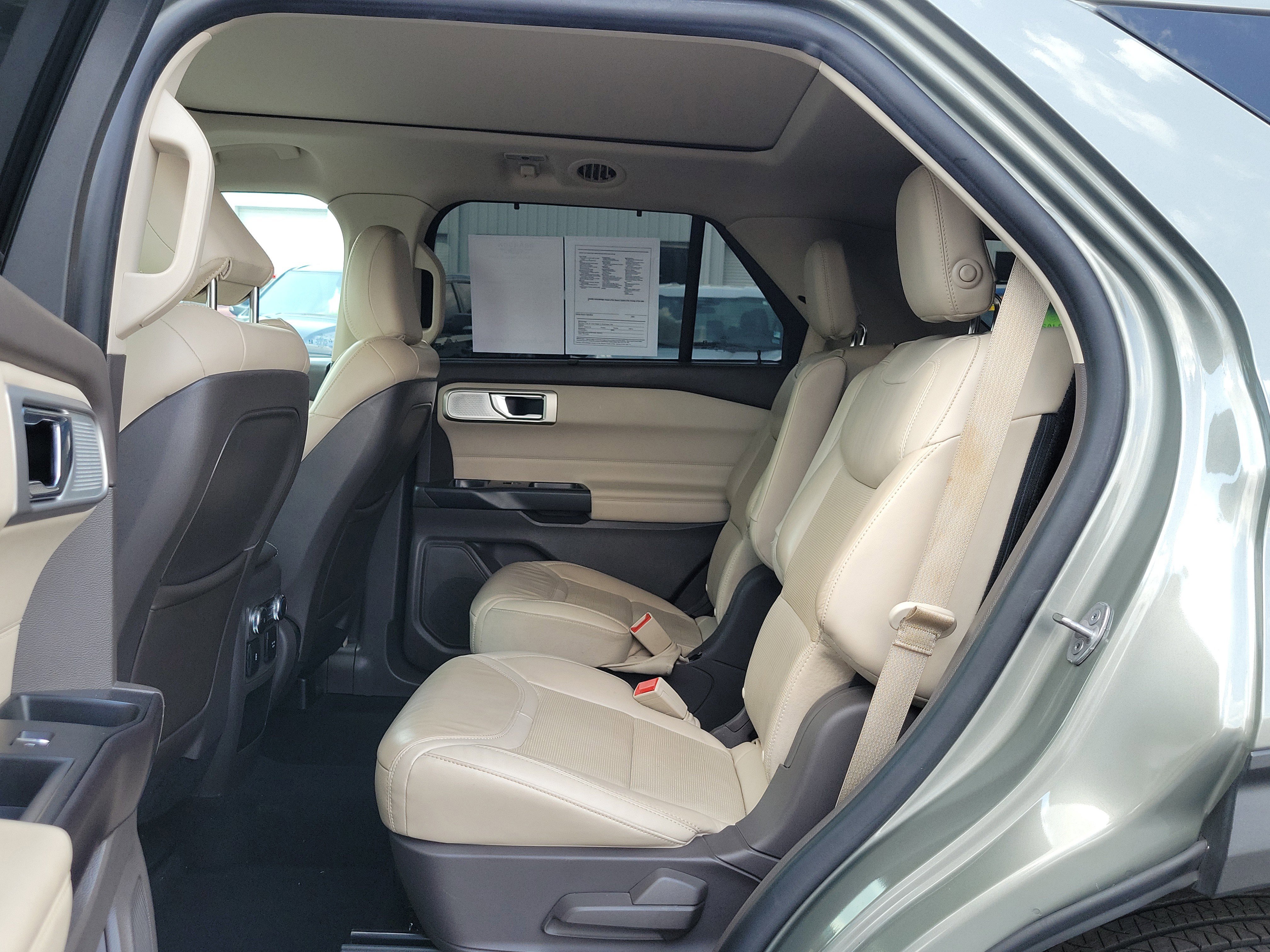 Used 2020 Ford Explorer Platinum w/ Premium Technology Package AWD/4WD image 14